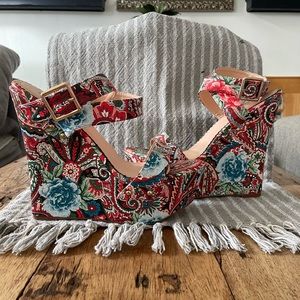 Madison by Shoedazzle ‘Coleen’ platform/wedge size 10